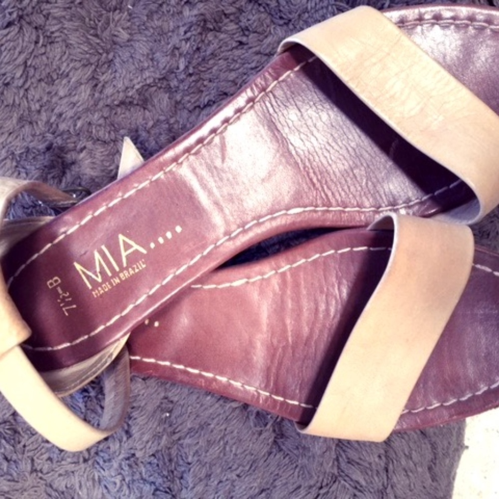 Mia Flat Sandals